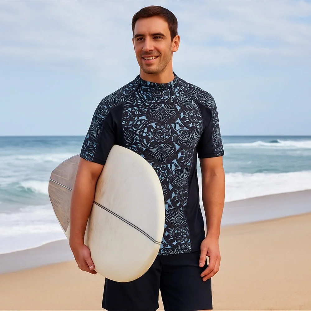 Lands’ End Men’s Blue Floral Rash Guard Swim Shirt Size Large 42-44